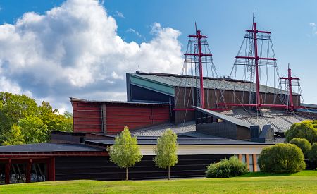 Slavné muzeum Vasa s jedinečným exponátem zachovalé lodi ze 17. století