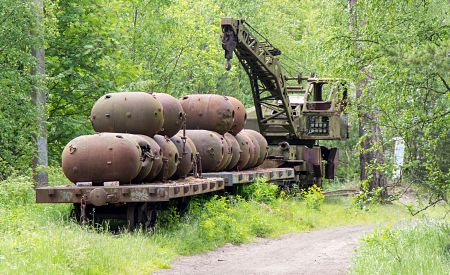 Pozůstatky sovětských mořských min na ostrově Naissaar