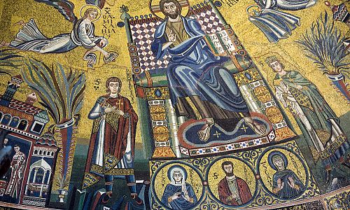 Kristus Pantokrator na mozaikové výzdobě v bazilice 