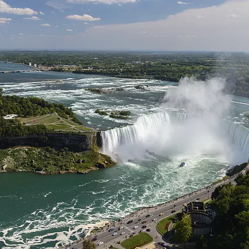 Niagarské vodopády z americké i kanadské strany