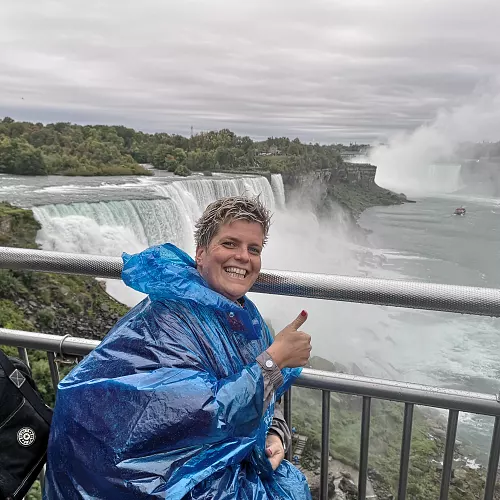 Niagarské vodopády z americké i kanadské strany