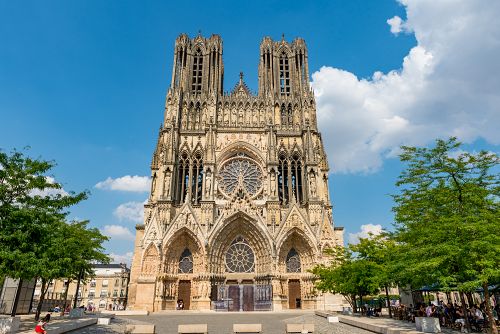 Poznáte jestli je to katedrála Notre Dame v Remeši nebo v Paříži?