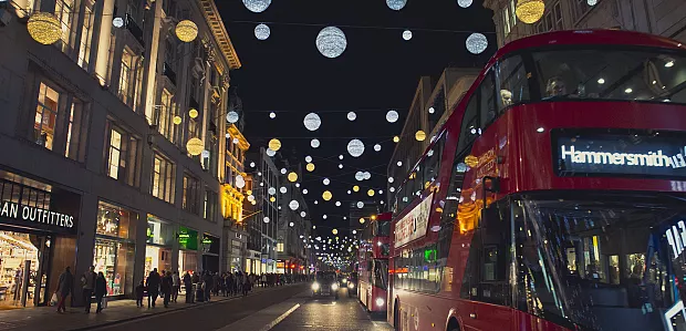 Kam na advent 2026? 5 tipů na adventní zájezd letecky