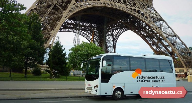 Náš autobus v Paříži
