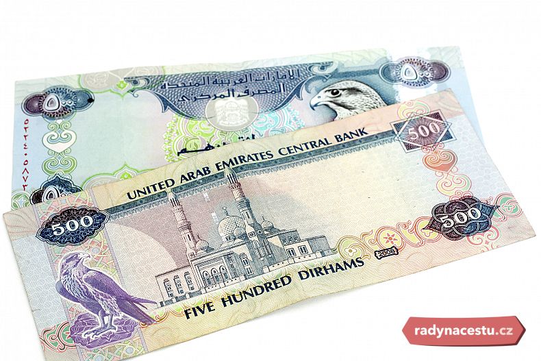 Mešita je vyobrazená na bankovce 500 dirhamů