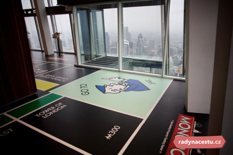 V roce 2014 vznikla hrací deska také v 72. patře mrakodrapu Shard