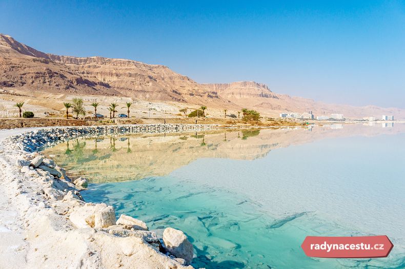 Průzračná voda Mrtvého moře