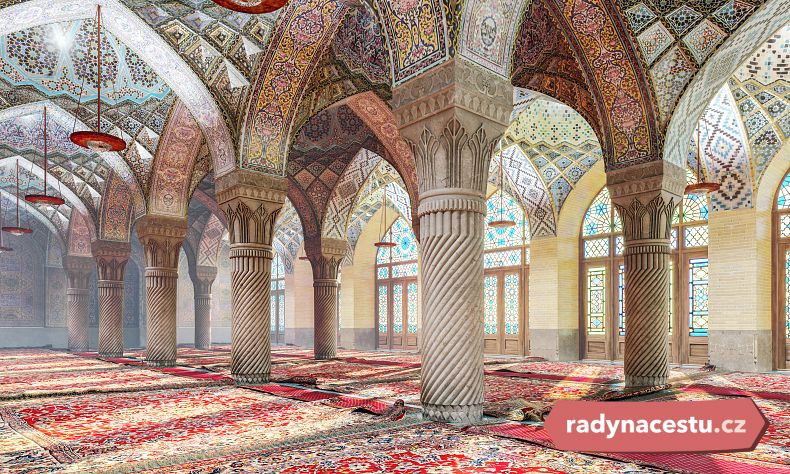 Interiér Nasirovy mešity