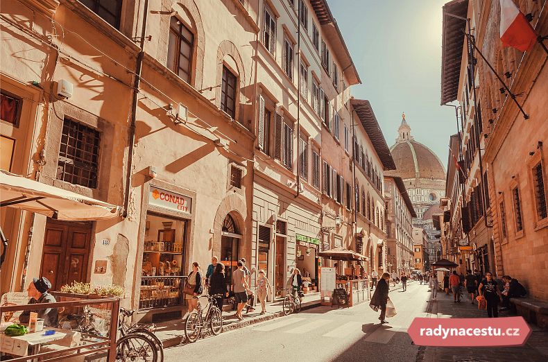 V ulicích Florencie najdete přes 150 vinných okének 