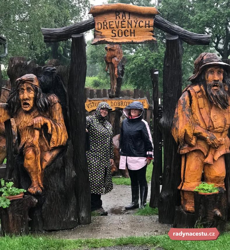 Návštěva Ráje dřevěných soch
