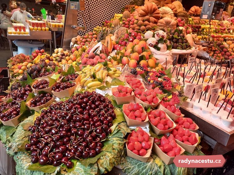 Čerstvé, barevné a hlavně dobré ovoce na trhu