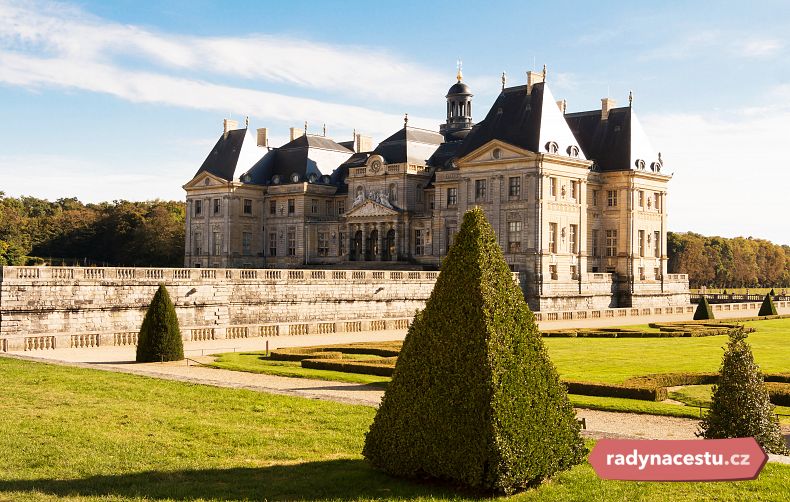 Okolo zámku Vaux-le-Vicomte najdete okouzlující zahrady