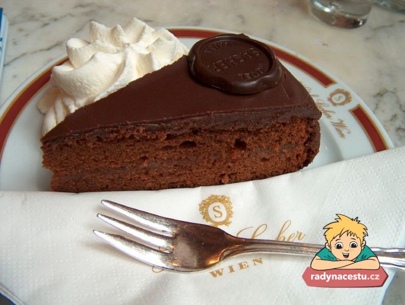 Pravý Sachrův dort si můžete dát pouze ve Vídni