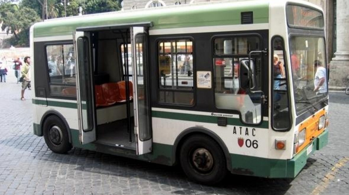 Malý autobus v Římě