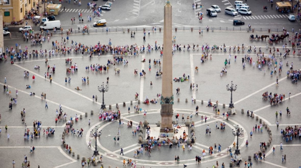 Obelisk na náměstí sv. Petra