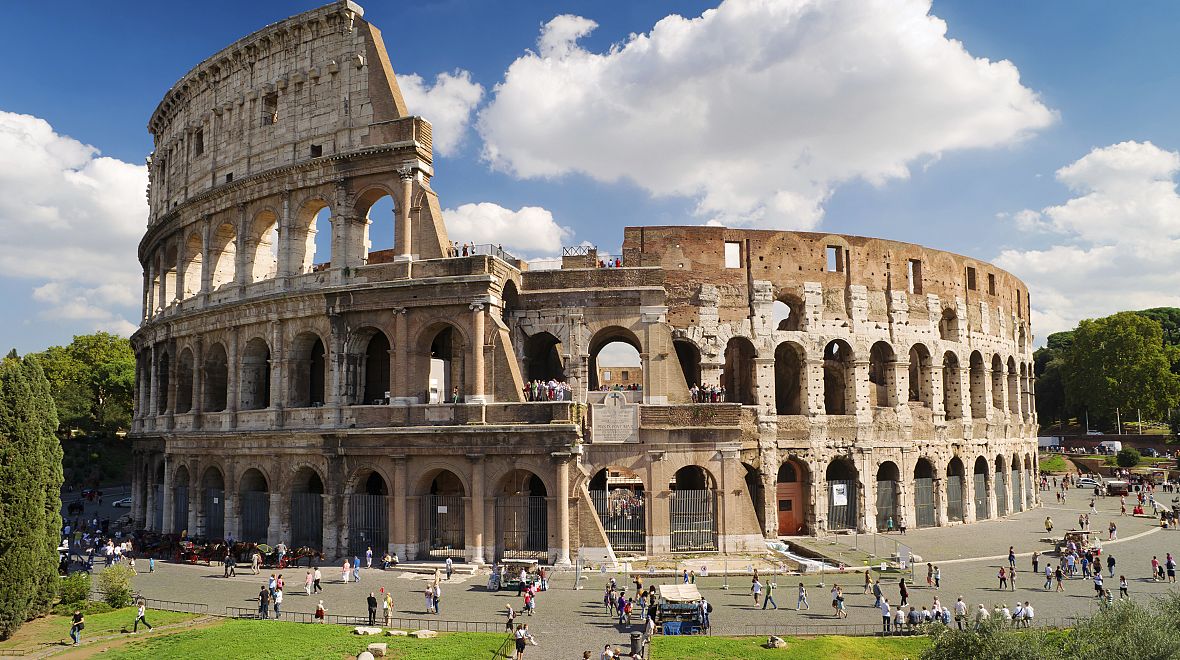 Koloseum je významným symbolem Říma