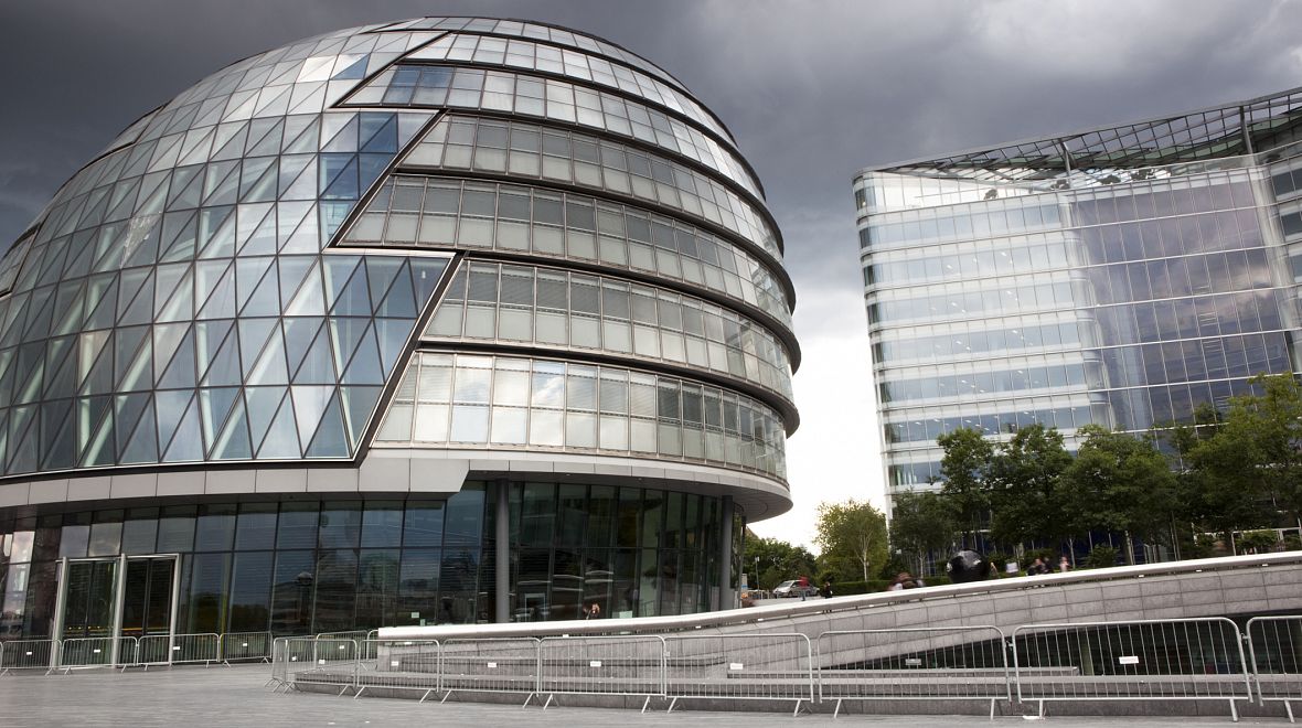 Londýnská radnice - uvnitř se nachází mimo jiné i kancelář starosty 