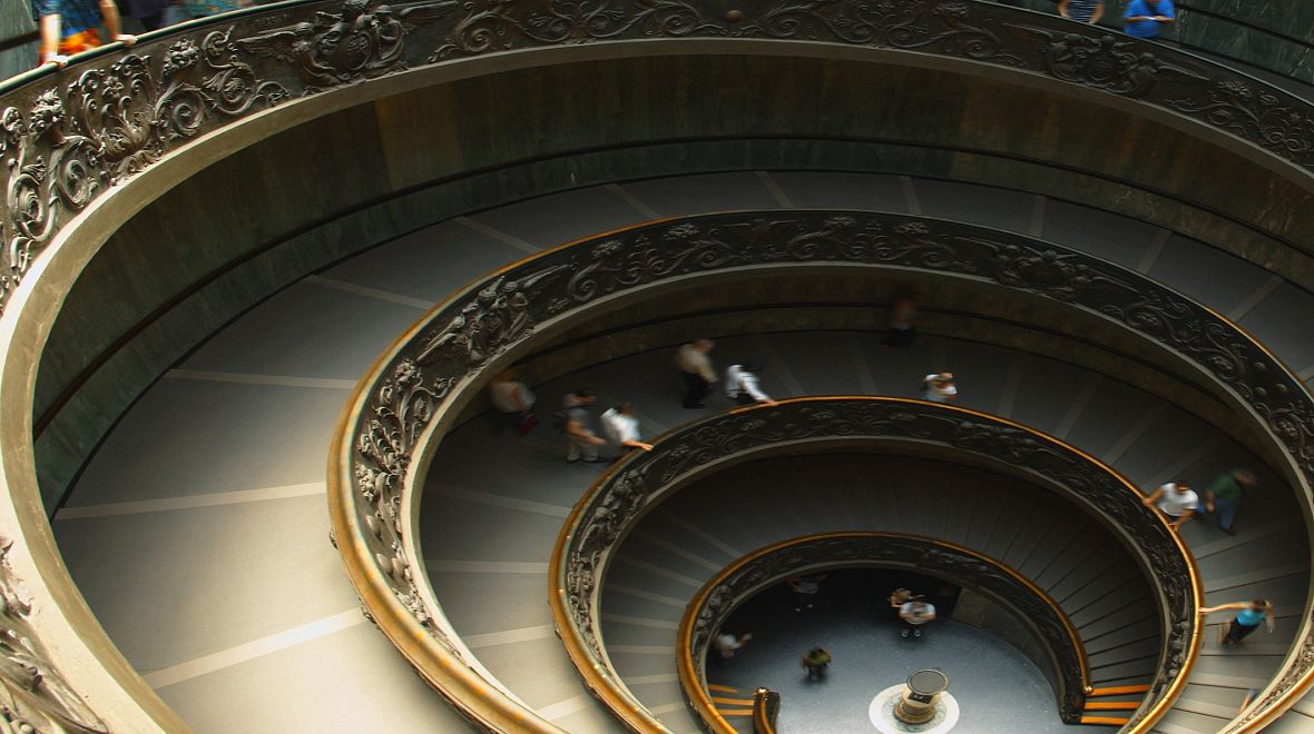 Točité schodiště ve Vatikánských muzeích