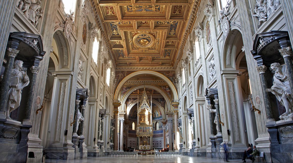 Bazilika Sv. Jana v Lateráně - interiér