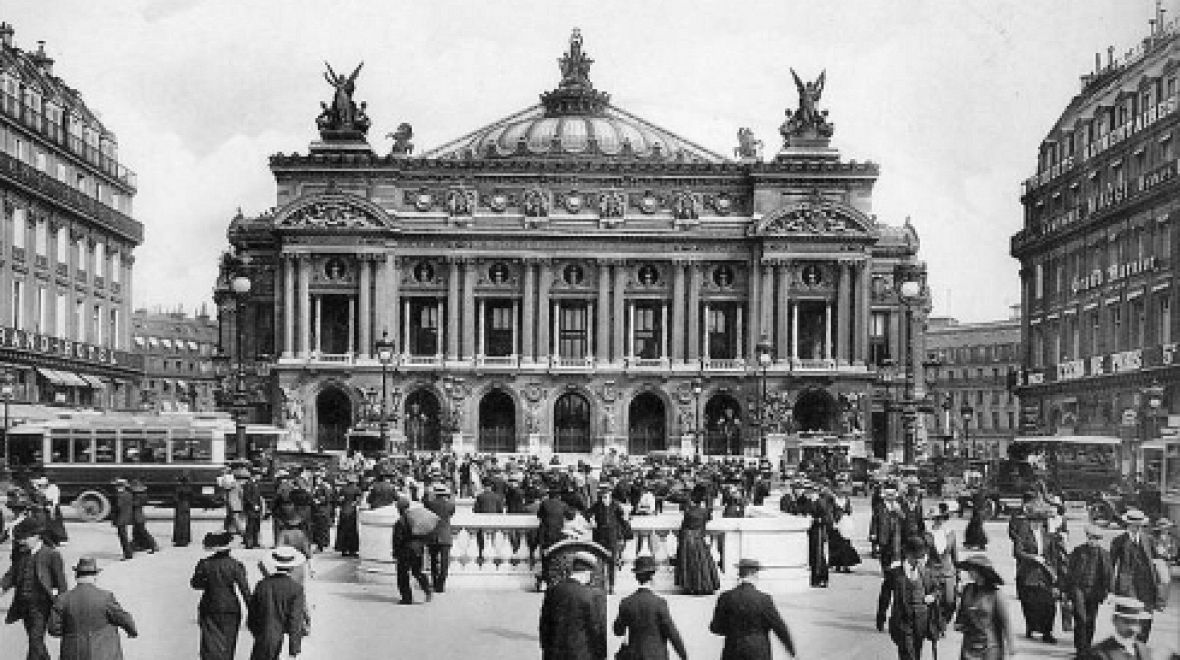 Opera Garnier se stala prototypem Napoleonské honosnosti a majestátnosti