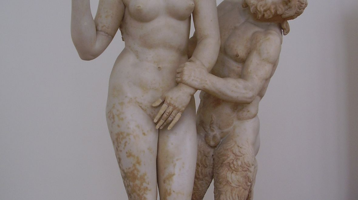 Národní archeologické muzeum - bohyně Afrodita a bůh Pan