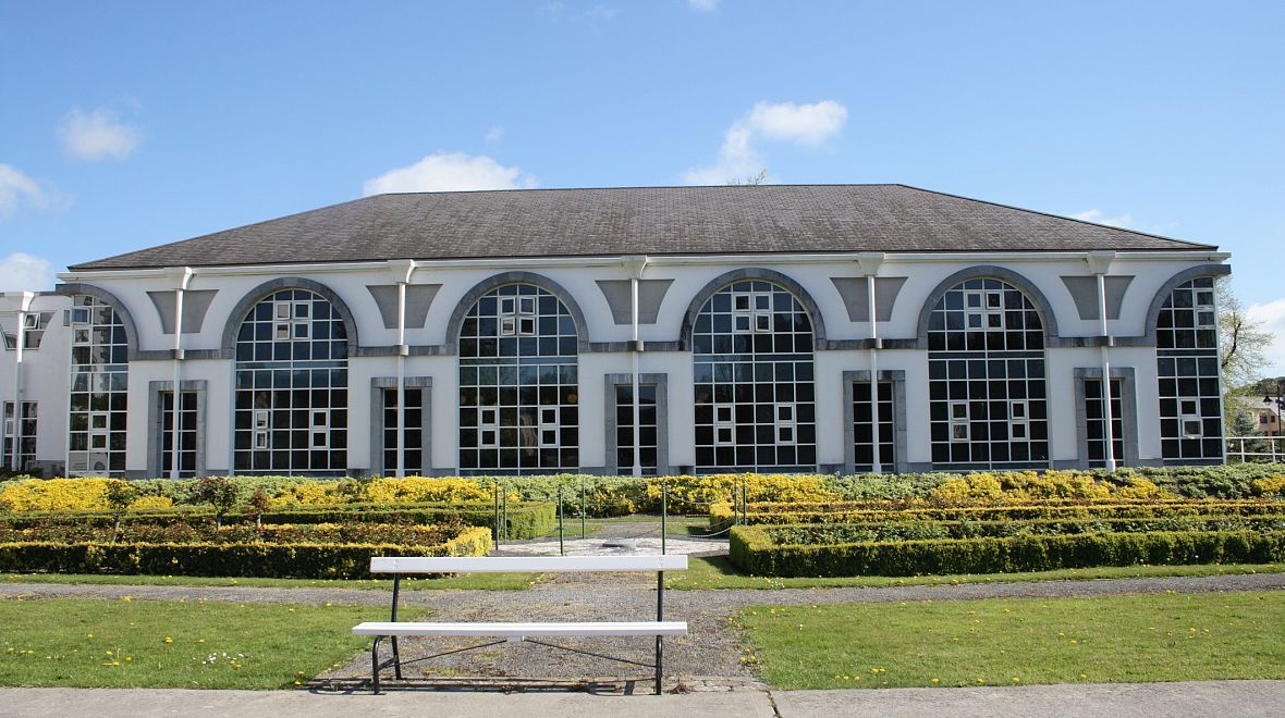 Moderní budovy v Kilkenny