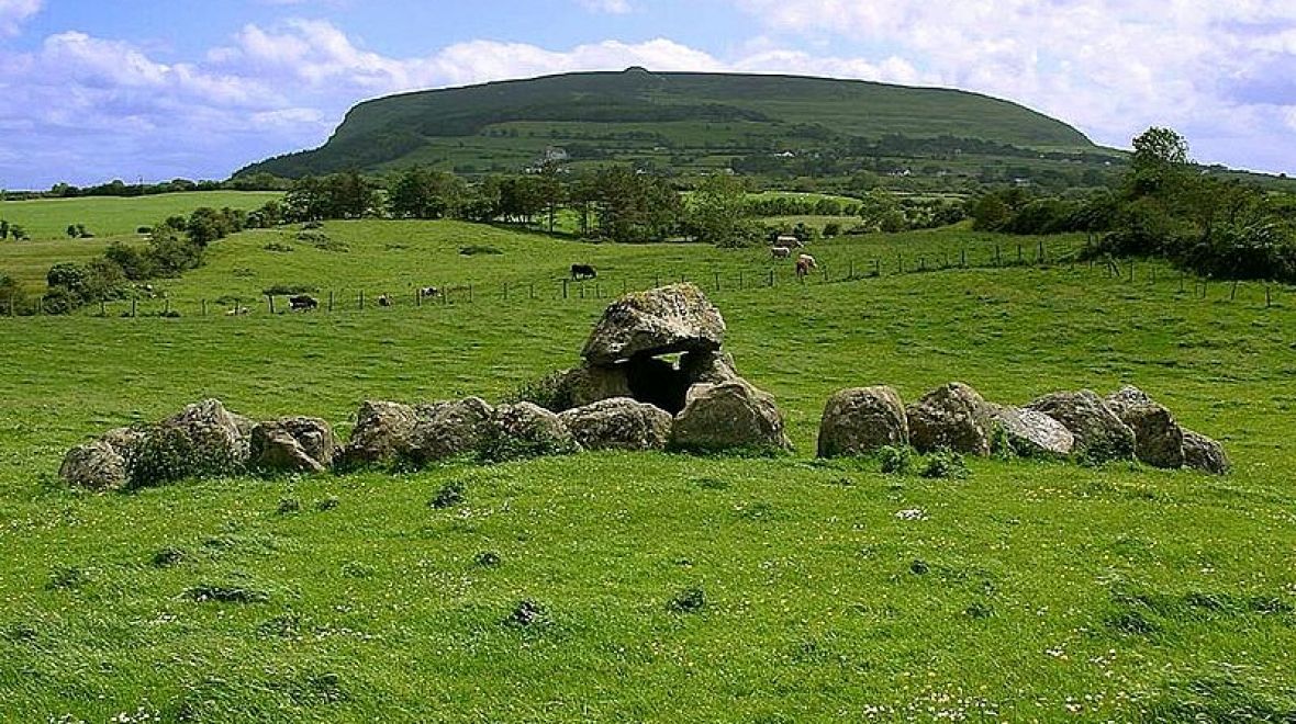 Největší koncentrace megalitických monumentů v Irsku