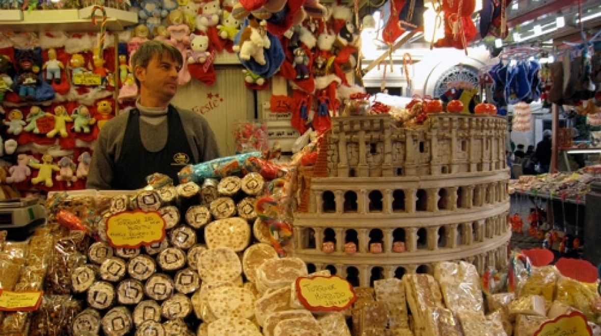 Piazza dei Re di Roma - vánoční trhy