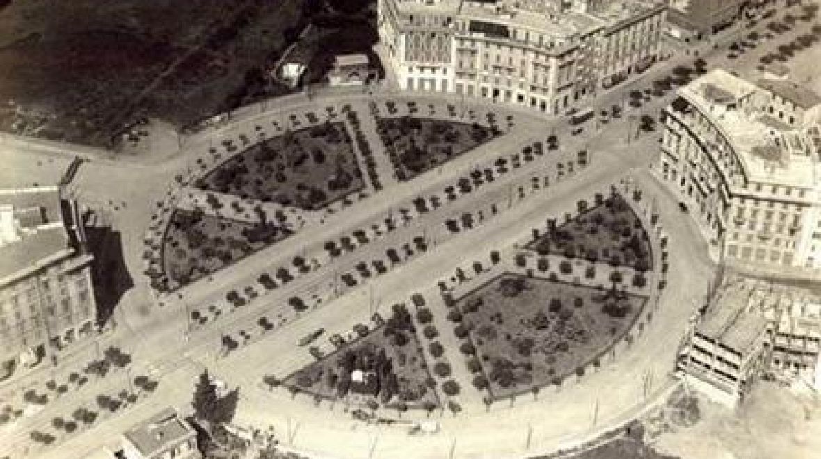 Piazza dei Re di Roma - tvar náměstí