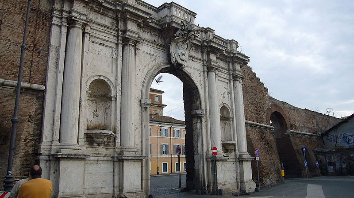 Vstupní brána Porta Portese
