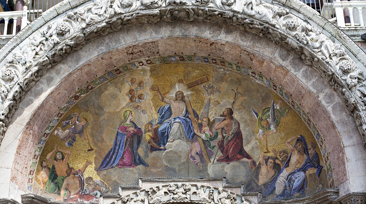 Speciálním uměleckým dílem je majestátní Bazilika sv. Marka