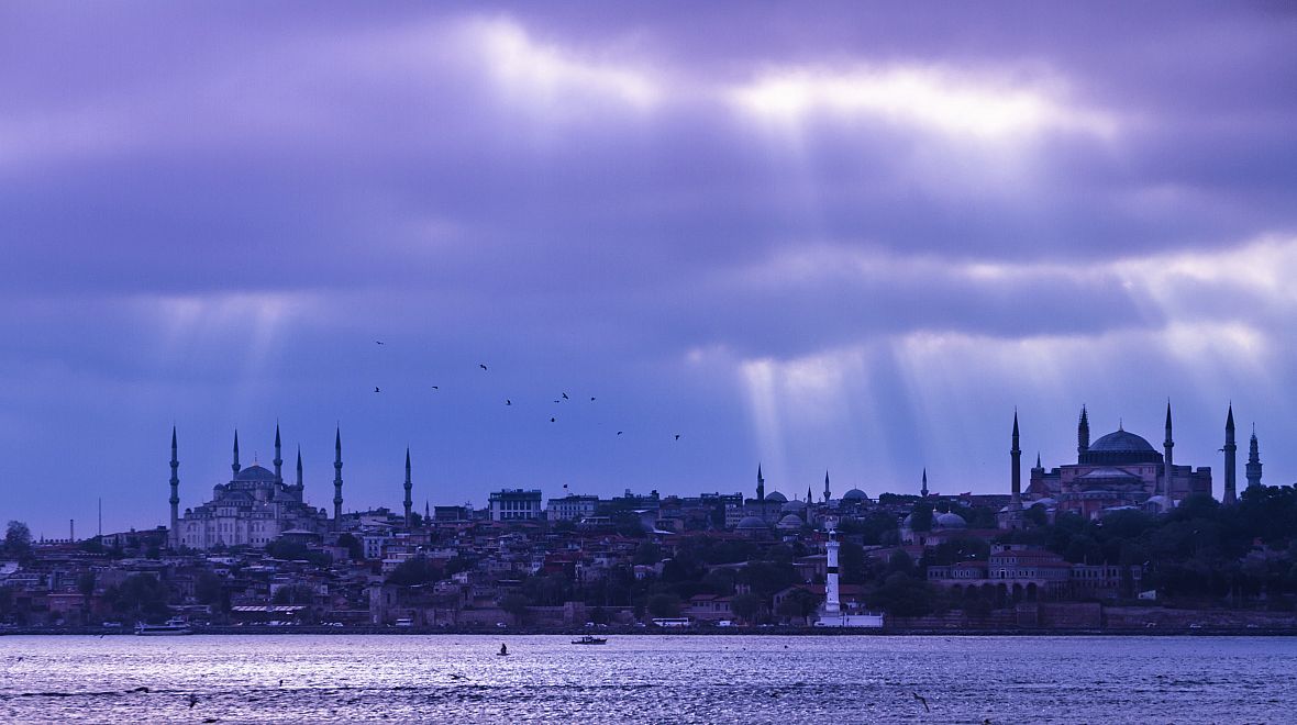 Bouřka nad Istanbulem