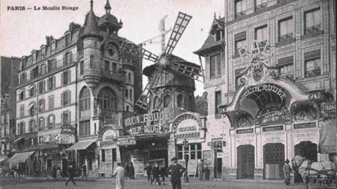 Moulin Rouge na historické fotografii z roku 1900