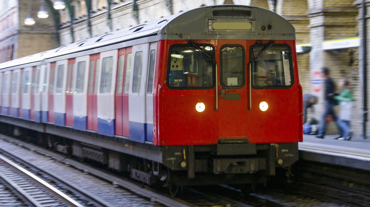 Londýnskému metru se říká tube - roura