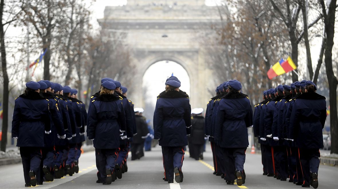 Vojenské přehlídky v Paříži jsou velkolepé