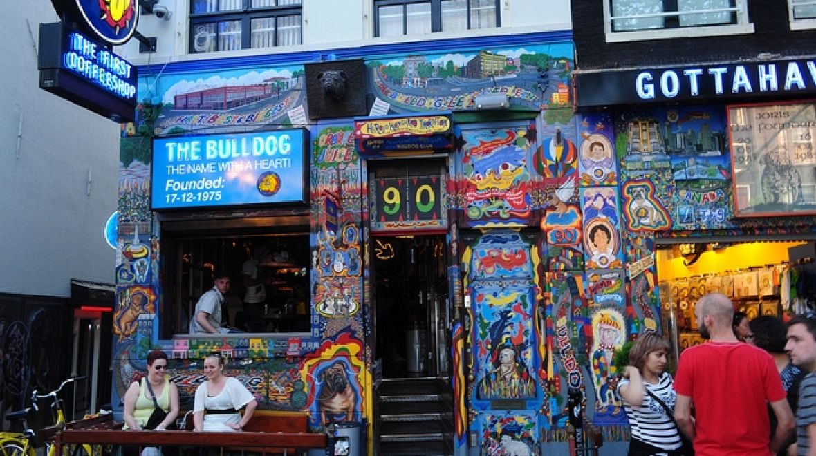 The Bulldog - první holandský coffeeshop