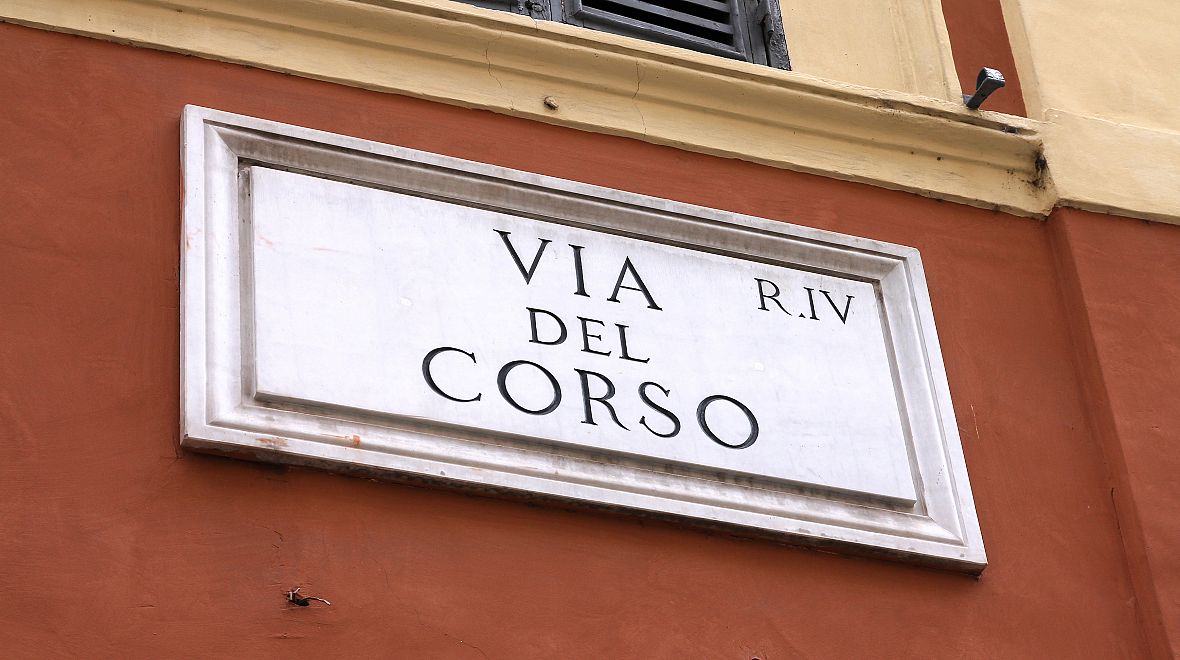 Via del Corso - oblíbená nákupní ulice v Římě