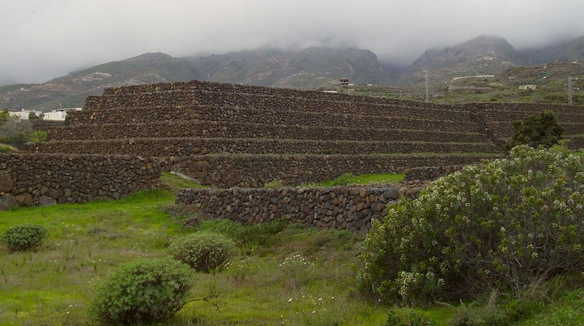 Podobají se pyramidám Mayů a Aztéků v Mexiku