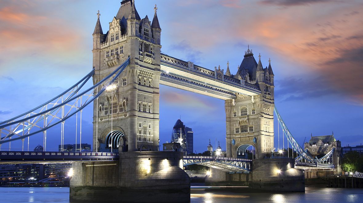 I Čěši občas natáčejí v Londýně třeba u Tower Bridge