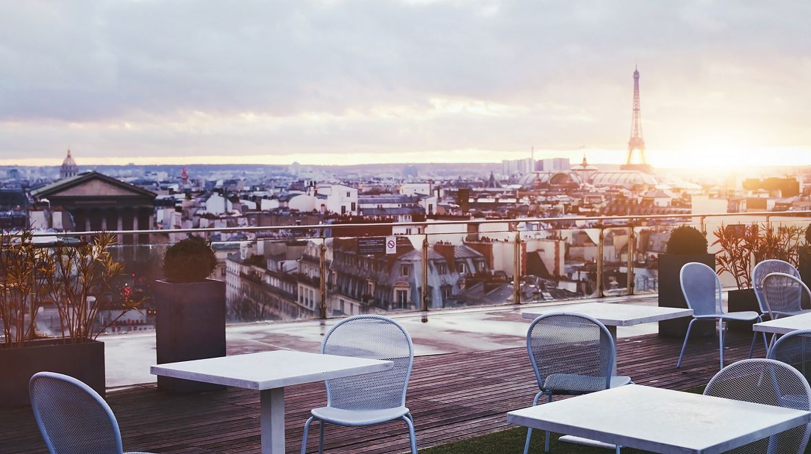 Pařížské letní terasy jsou dalším skvělým místem k relaxaci...