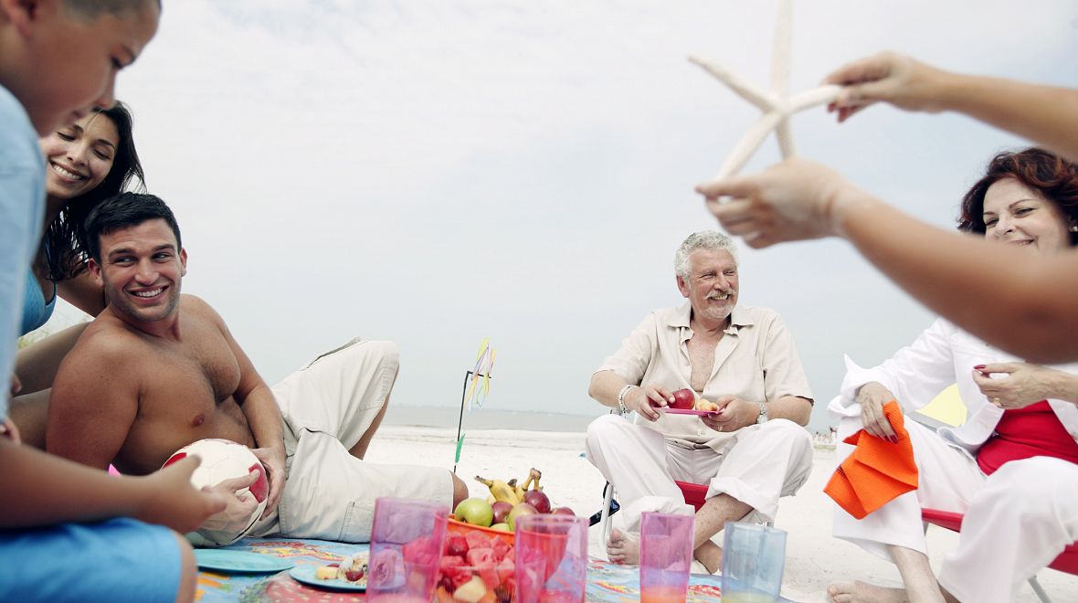 Letní promítání, nebo piknik na pláži? A proč ne obojí v jedné chvíli, v jednom dni?