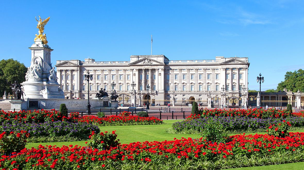 Máte-li dotaz na královnu, zašlete jej poštou do Buckinghamského paláce