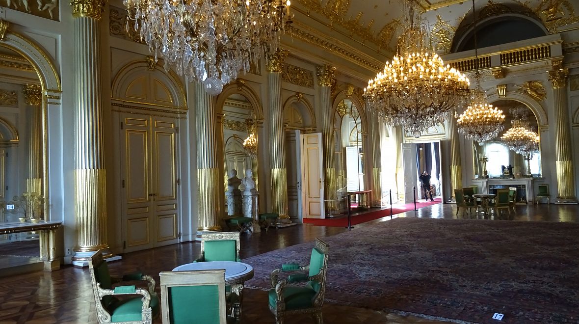 Kr lovsk Pal c V Bruselu Aneb Kam Kr l Chod Do Pr ce Magaz n 