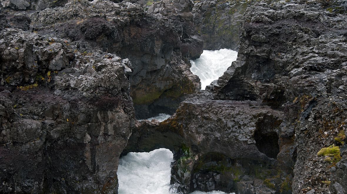 Dětský vodopád na Islandu