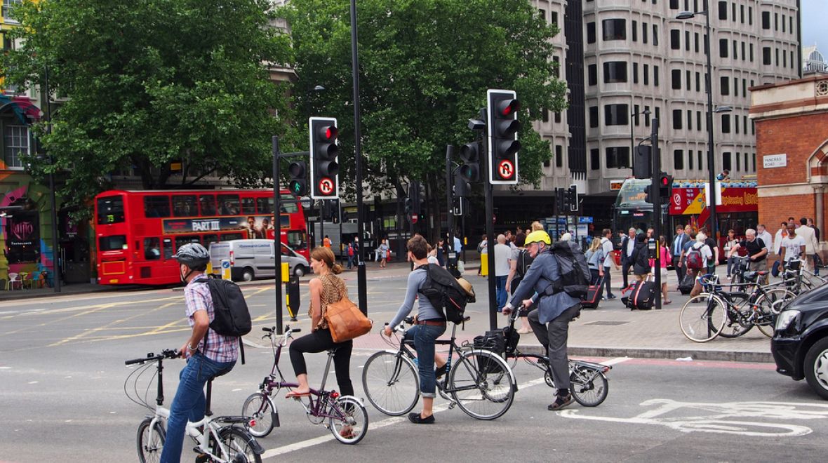 Londýňané stále častěji sahají právě po bicyklu