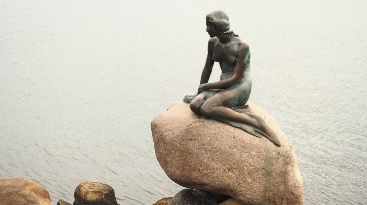 Soška Malé mořské víly je symbolem Kodaně 
