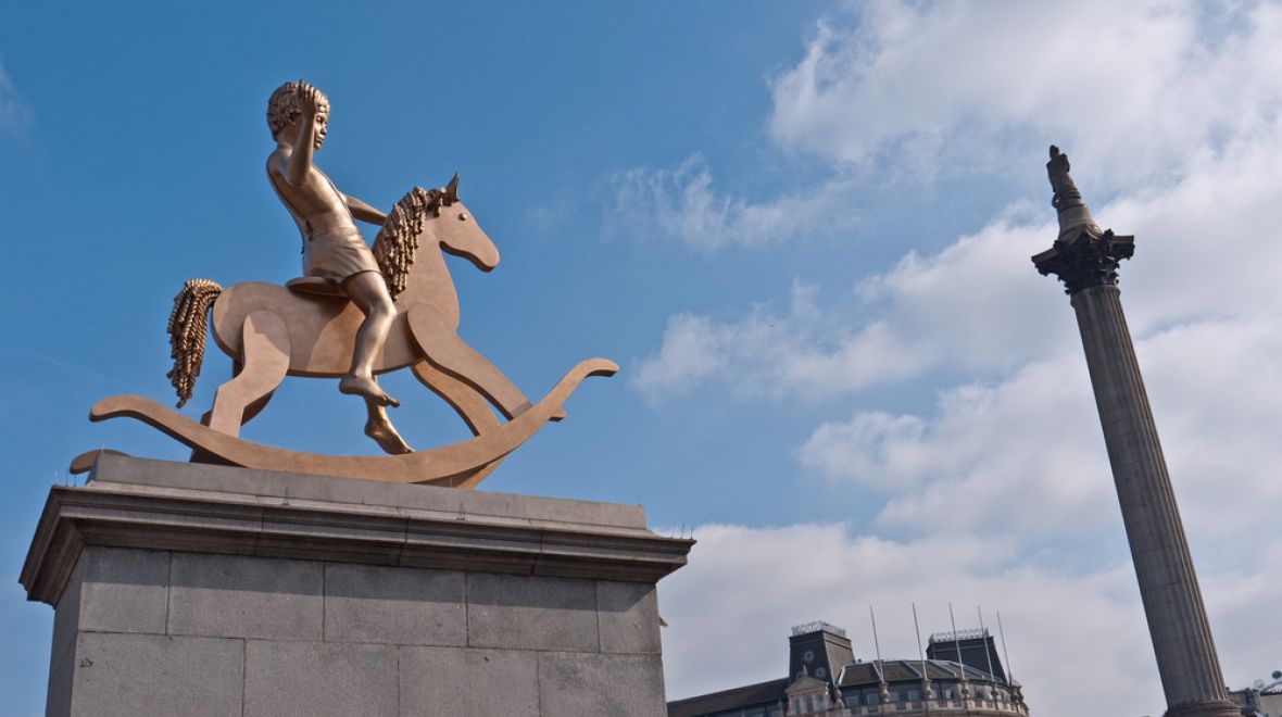 Chlapec na houpacím koni dohlížel nad olympiádou v Londýně  