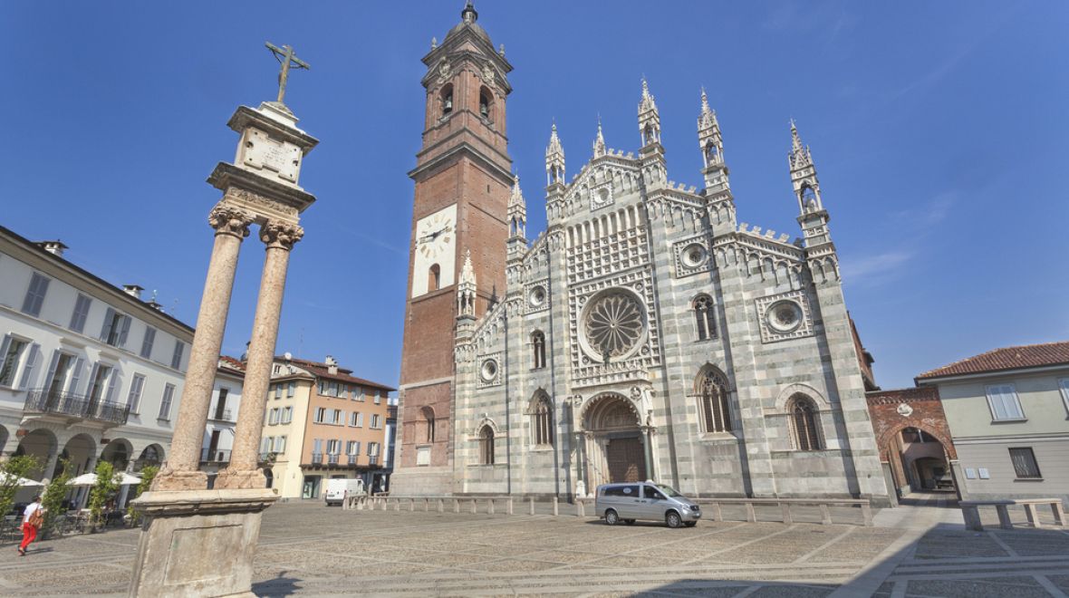 Duomo di Monza se nachází v samém centru města 