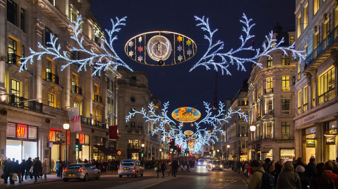 Světově proslulá Regent Street a její vánoční výzdoba 