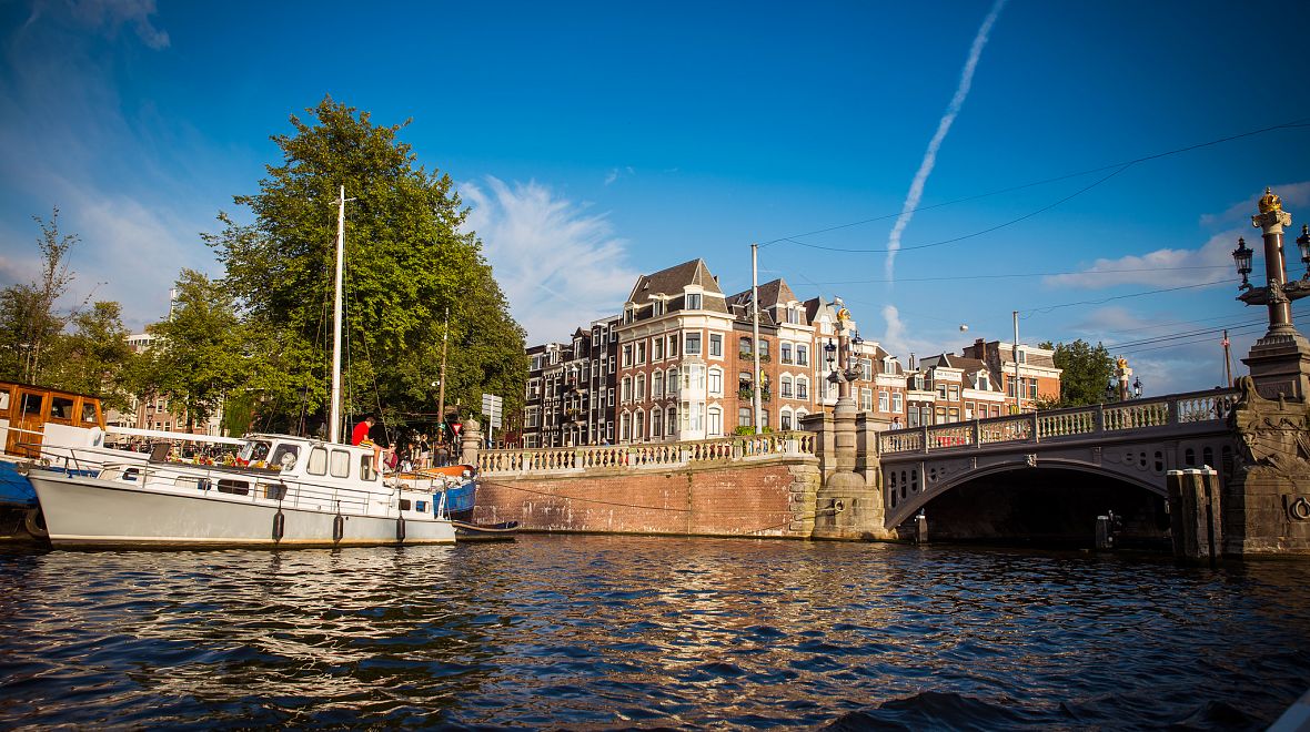 Projeďte Amsterdam na loďce